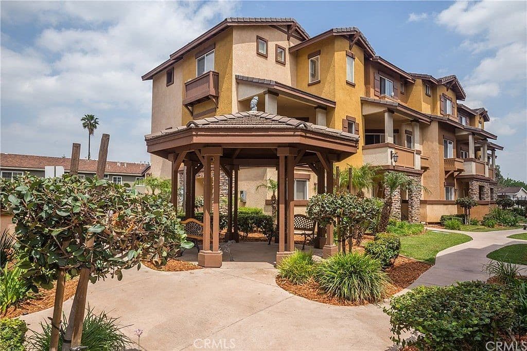 Townhouse at 511 N Lark Ellen E, Covina — photo 1 of 1