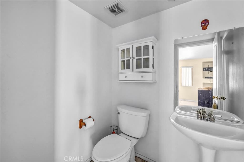 Home at 1813 Mirador, Azusa — photo 11 of 12