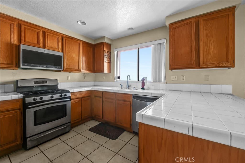 Home at 1813 Mirador, Azusa — photo 9 of 12