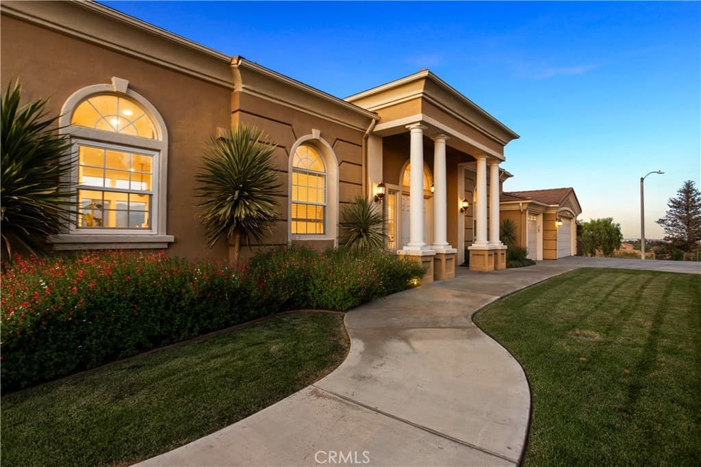 Home at 302 Via Blanca, San Dimas — photo 2 of 12