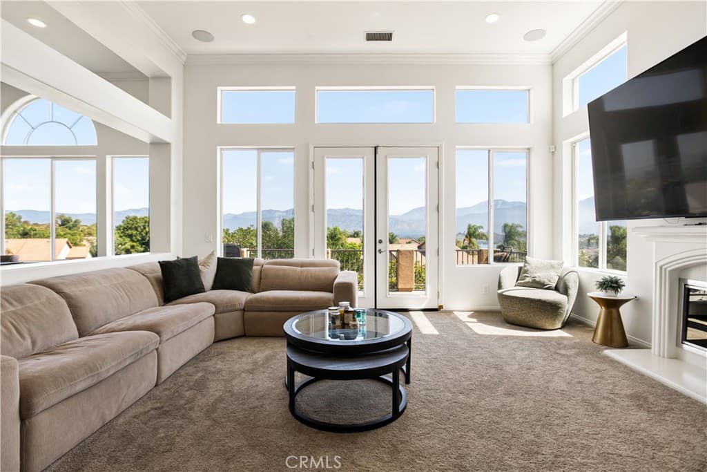 Home at 302 Via Blanca, San Dimas — photo 7 of 12