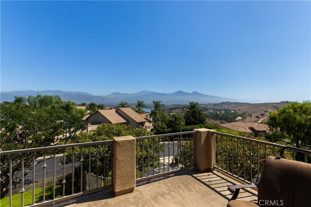 Home at 302 Via Blanca, San Dimas — photo 8 of 12