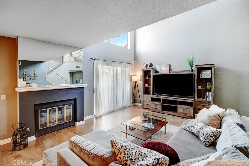 Condo at 860 Connors Court, Claremont — photo 5 of 12