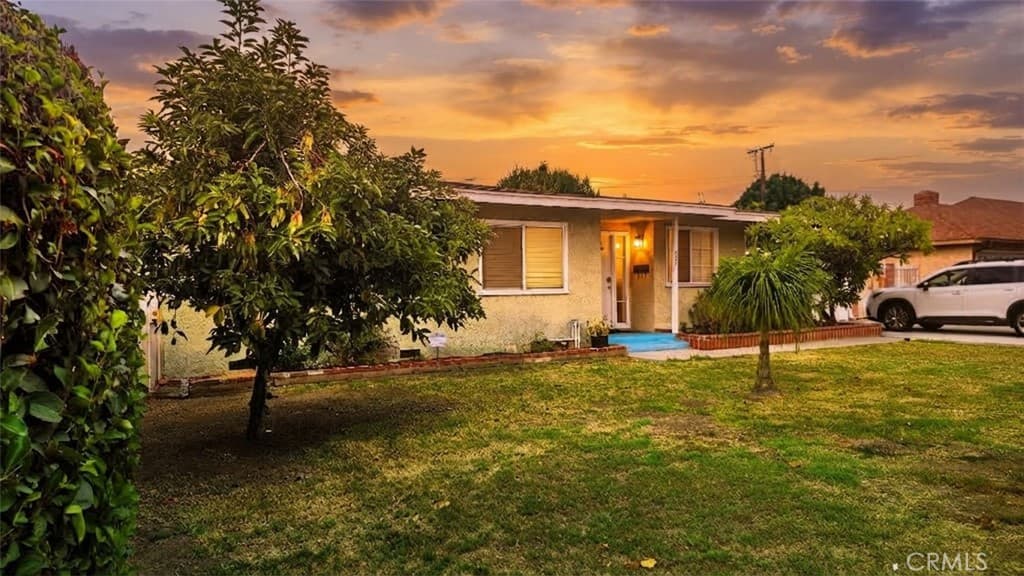 Home at 423 E Francisquito, West Covina — photo 2 of 12