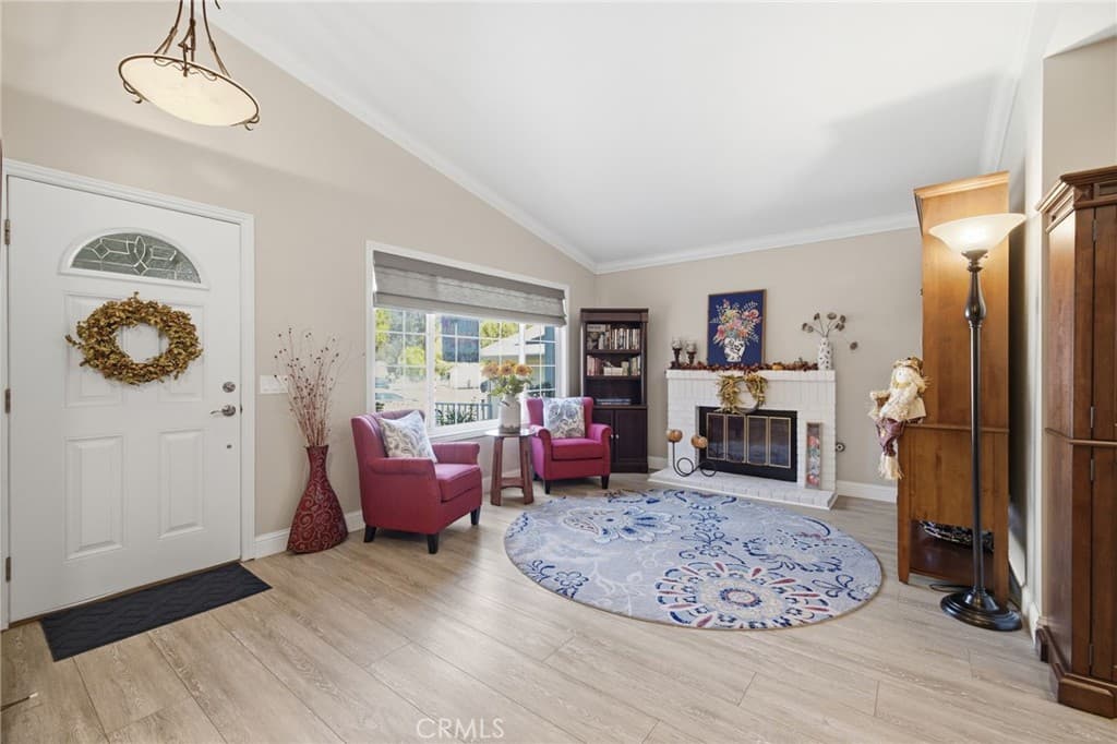 Home at 428 Lupine Place Place, La Verne — photo 10 of 12
