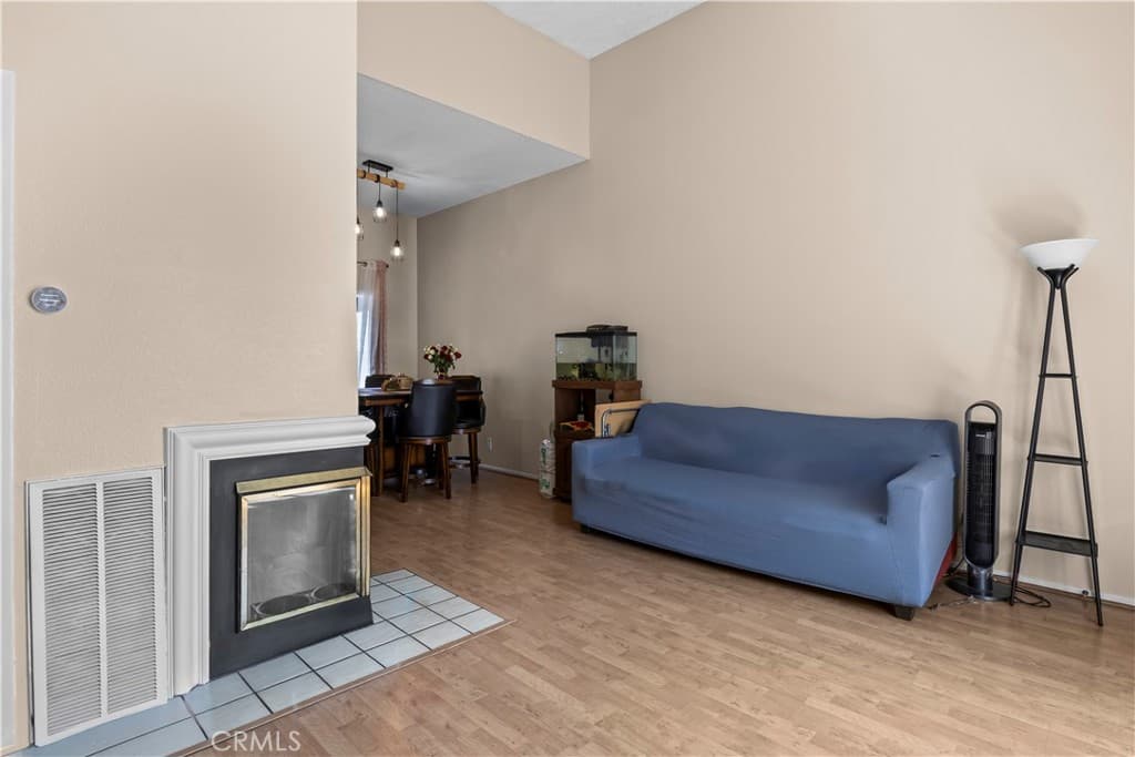 Condo at 622 Park Shadow Ct, Baldwin Park — photo 2 of 12