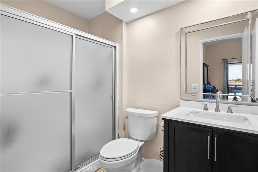 Condo at 622 Park Shadow Ct, Baldwin Park — photo 11 of 12