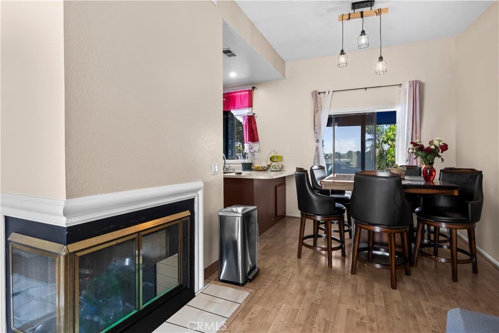 Condo at 622 Park Shadow Ct, Baldwin Park — photo 4 of 12