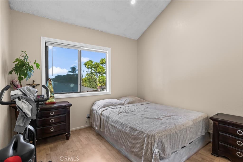 Condo at 622 Park Shadow Ct, Baldwin Park — photo 8 of 12