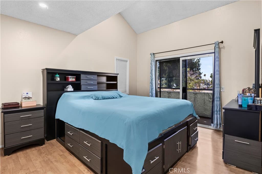 Condo at 622 Park Shadow Ct, Baldwin Park — photo 9 of 12