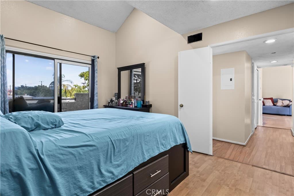 Condo at 622 Park Shadow Ct, Baldwin Park — photo 10 of 12