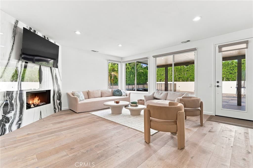 Home at 124 Grand Oaks, Glendora — photo 11 of 12
