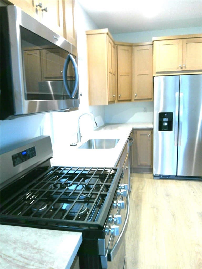 Home at 1020 BRADBOURNE Avenue 22, Duarte — photo 11 of 12