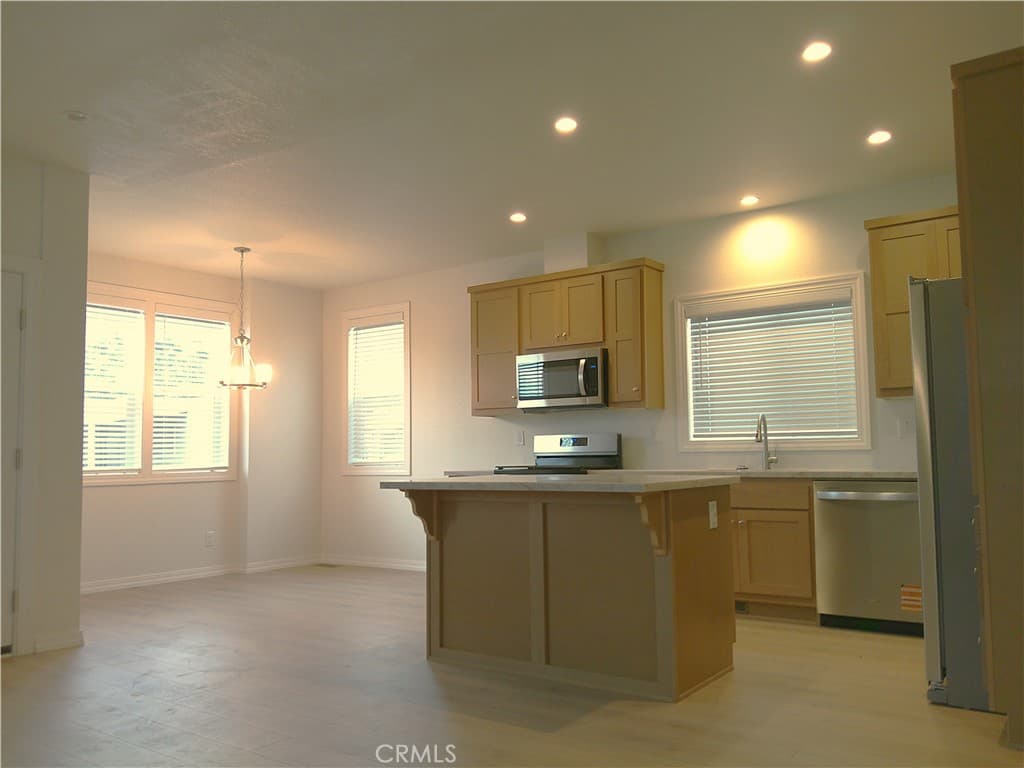 Home at 1020 BRADBOURNE Avenue 22, Duarte — photo 10 of 12