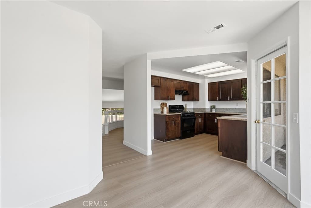 Condo at 22 Mesquite Place, Pomona — photo 11 of 12