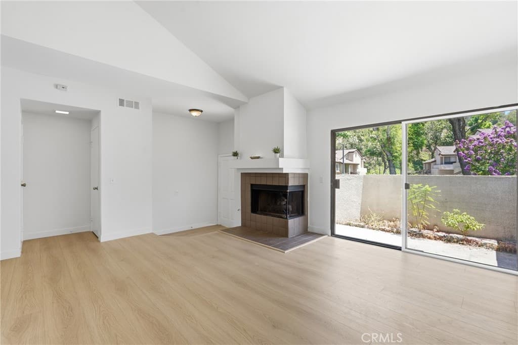 Condo at 22 Mesquite Place, Pomona — photo 5 of 12