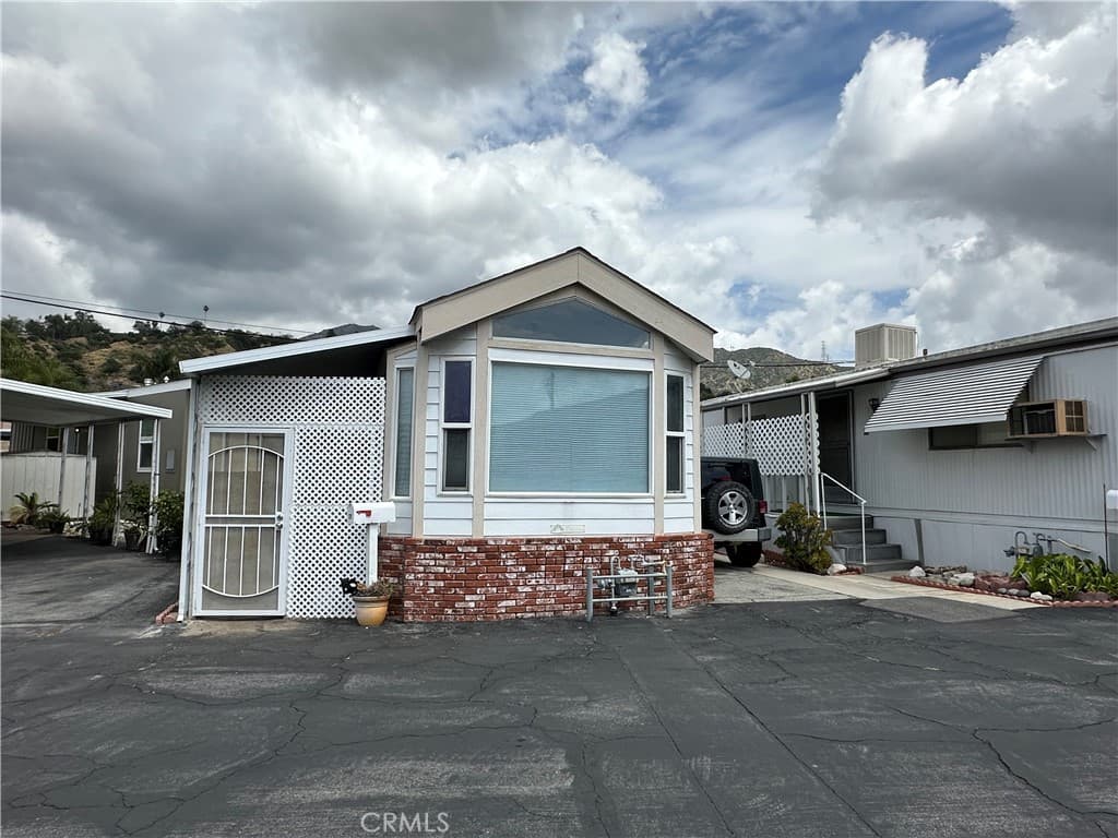 Home at 1020 Bradbourne Avenue 77, Duarte — photo 1 of 12