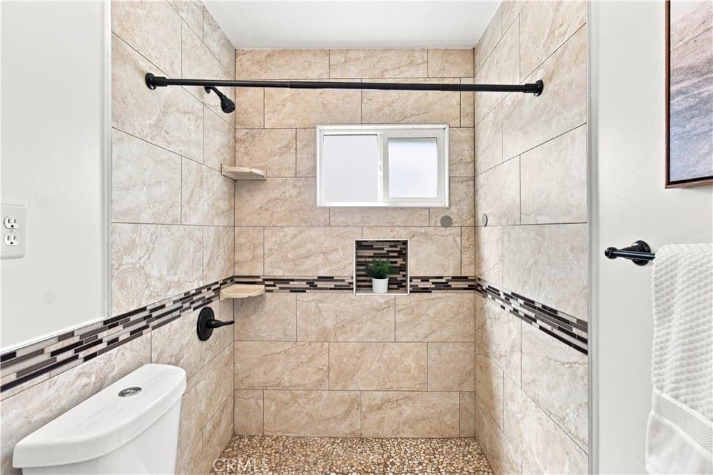 Home at 2584 Fernley Dr, Duarte — photo 7 of 12