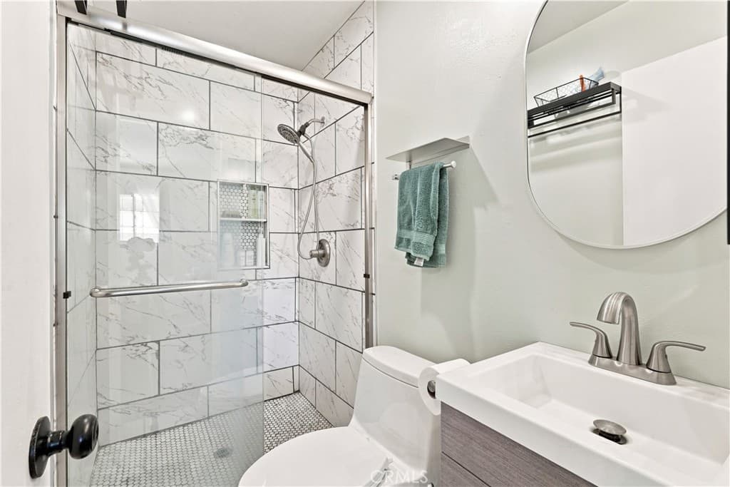 Townhouse at 675 E Lee Place, Azusa — photo 5 of 12