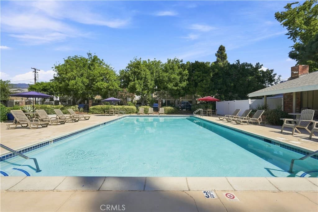 Townhouse at 675 E Lee Place, Azusa — photo 8 of 12