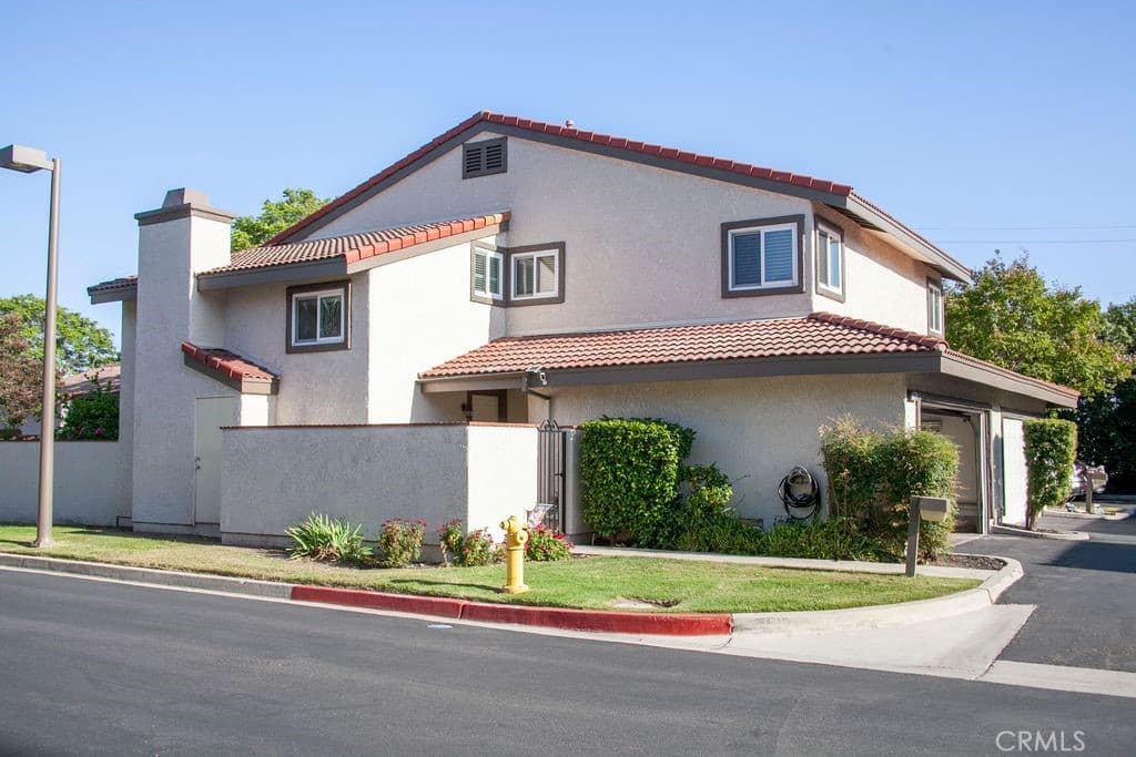 Townhouse at 4679 canyon park lane, La Verne — photo 1 of 12