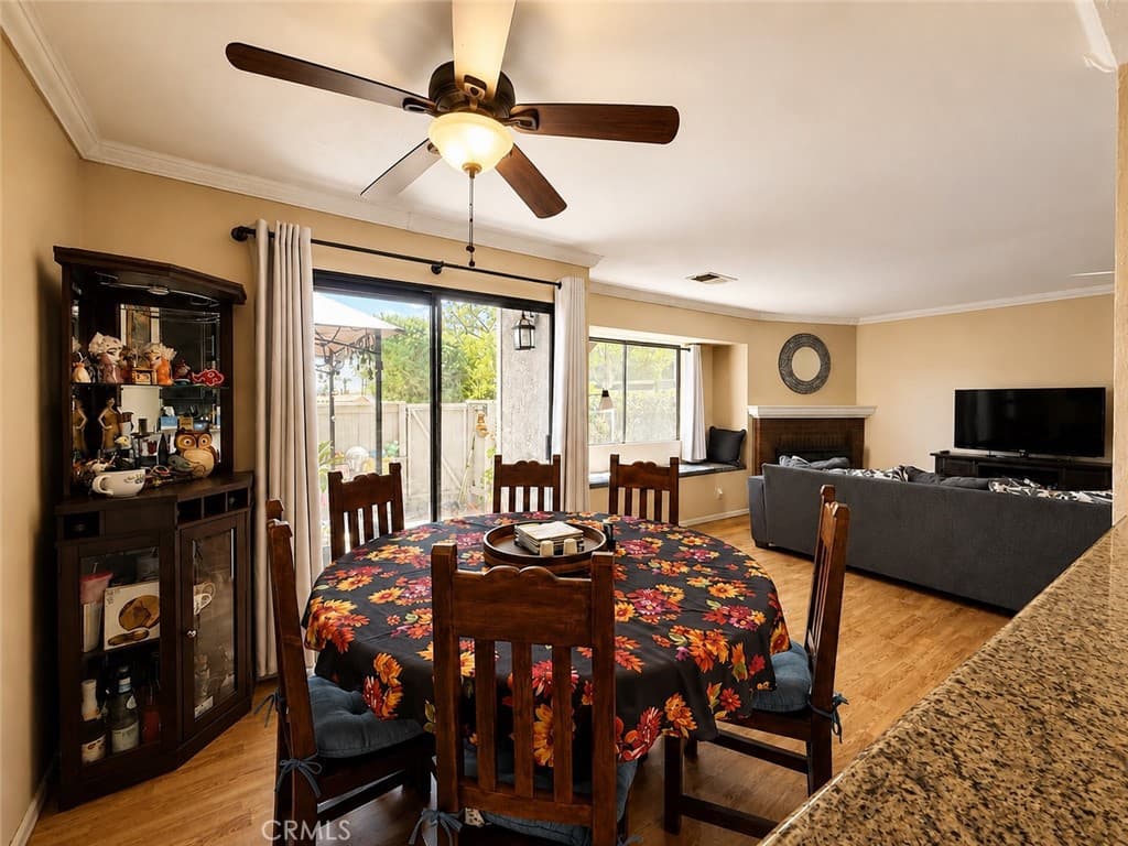 Townhouse at 1212 S Barranca B, Glendora — photo 5 of 12