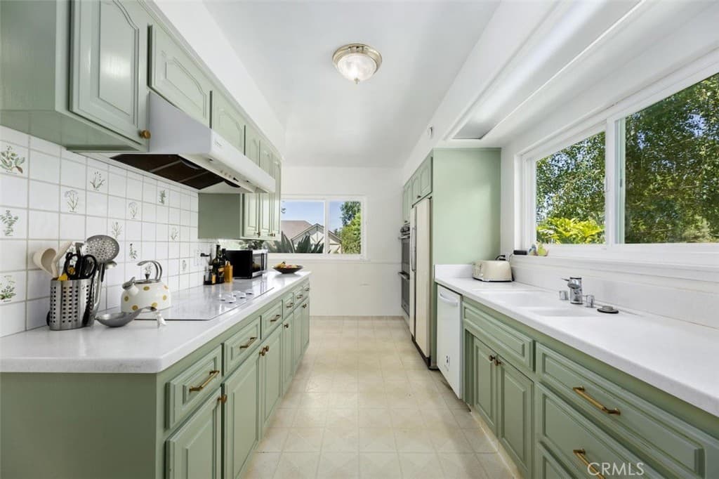 Home at 1152 Northwestern Drive, Claremont — photo 9 of 12