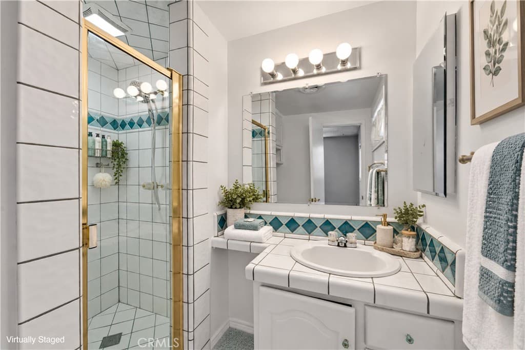 Home at 537 W Whitcomb, Glendora — photo 12 of 12