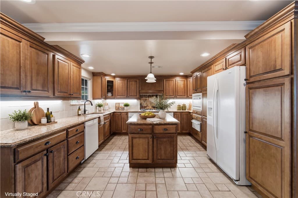 Home at 537 W Whitcomb, Glendora — photo 5 of 12