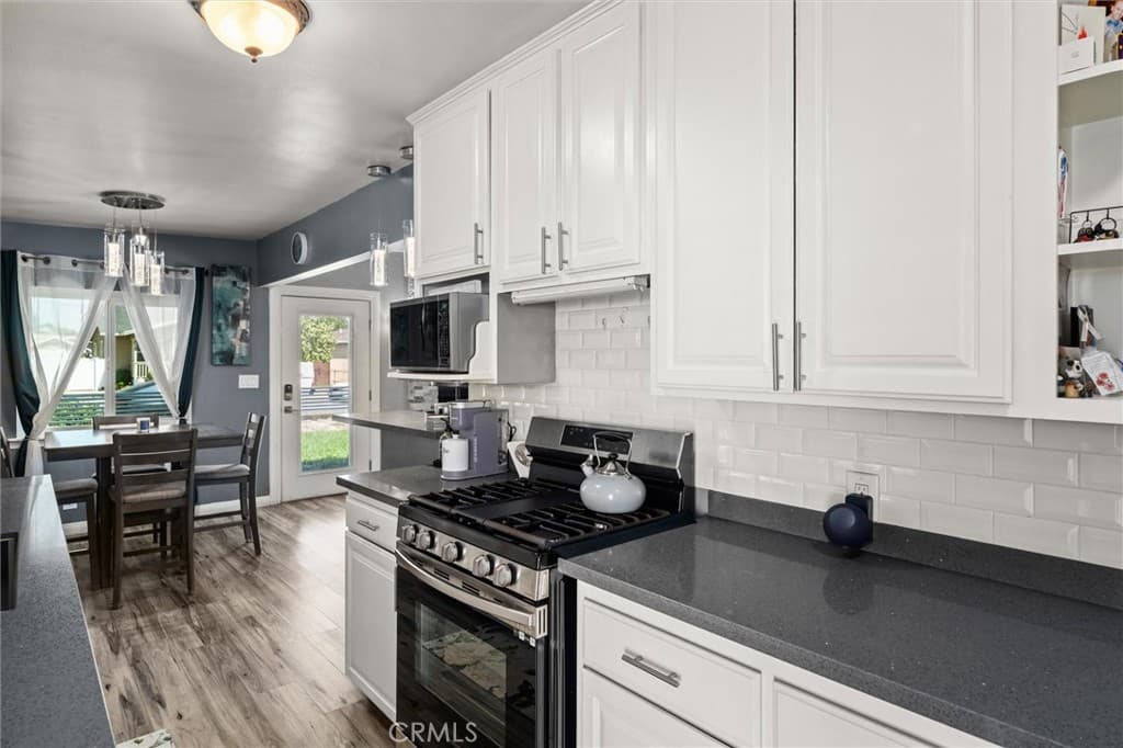 Home at 613 N Louise, Azusa — photo 12 of 12