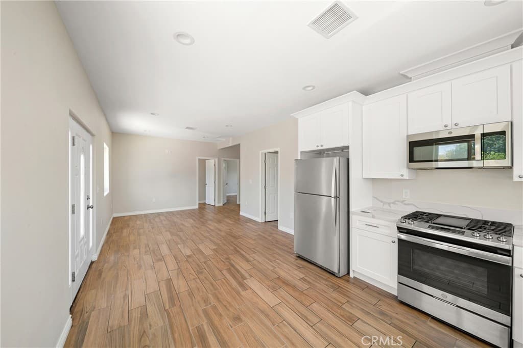 Home at 1421 Bonita, La Verne — photo 11 of 12