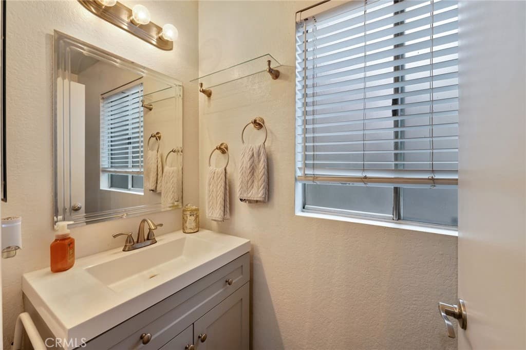 Townhouse at 2389 S Reservoir, Pomona — photo 9 of 12