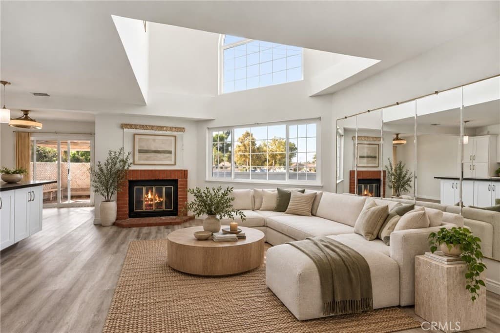 Townhouse at 100 N Glendora, Covina — photo 4 of 12