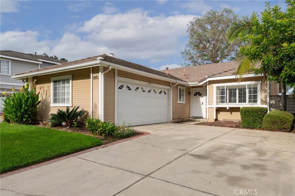 Condo at 895 Arbor Circle, La Verne — photo 2 of 12