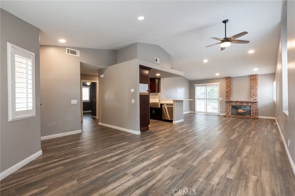 Condo at 895 Arbor Circle, La Verne — photo 5 of 12