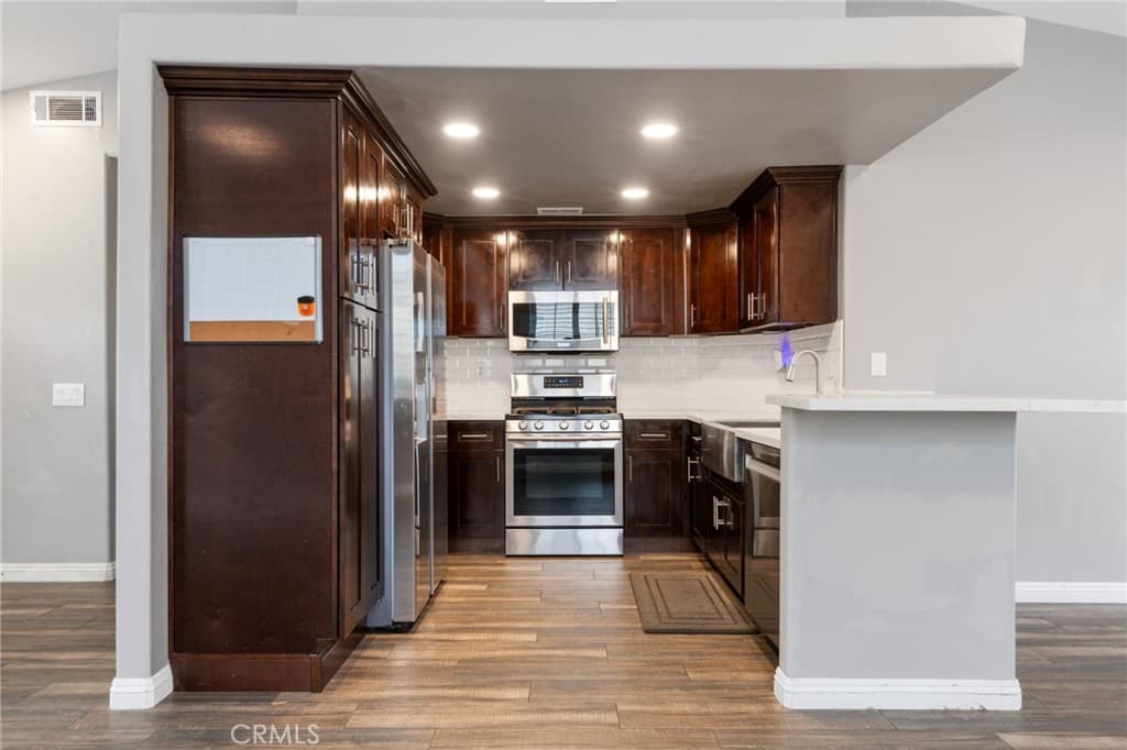 Condo at 895 Arbor Circle, La Verne — photo 8 of 12