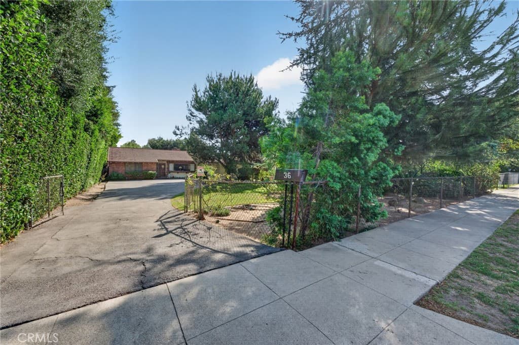 Home at 36 E Longden, Arcadia — photo 4 of 12