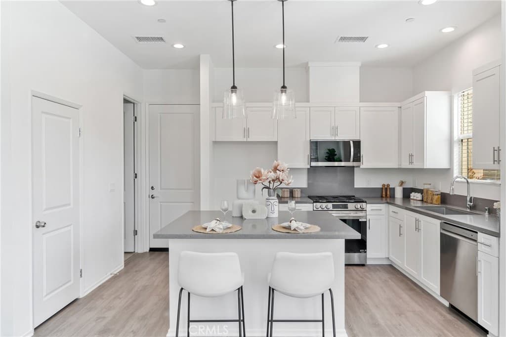 Townhouse at 818 Francesca Dr, Walnut — photo 6 of 12