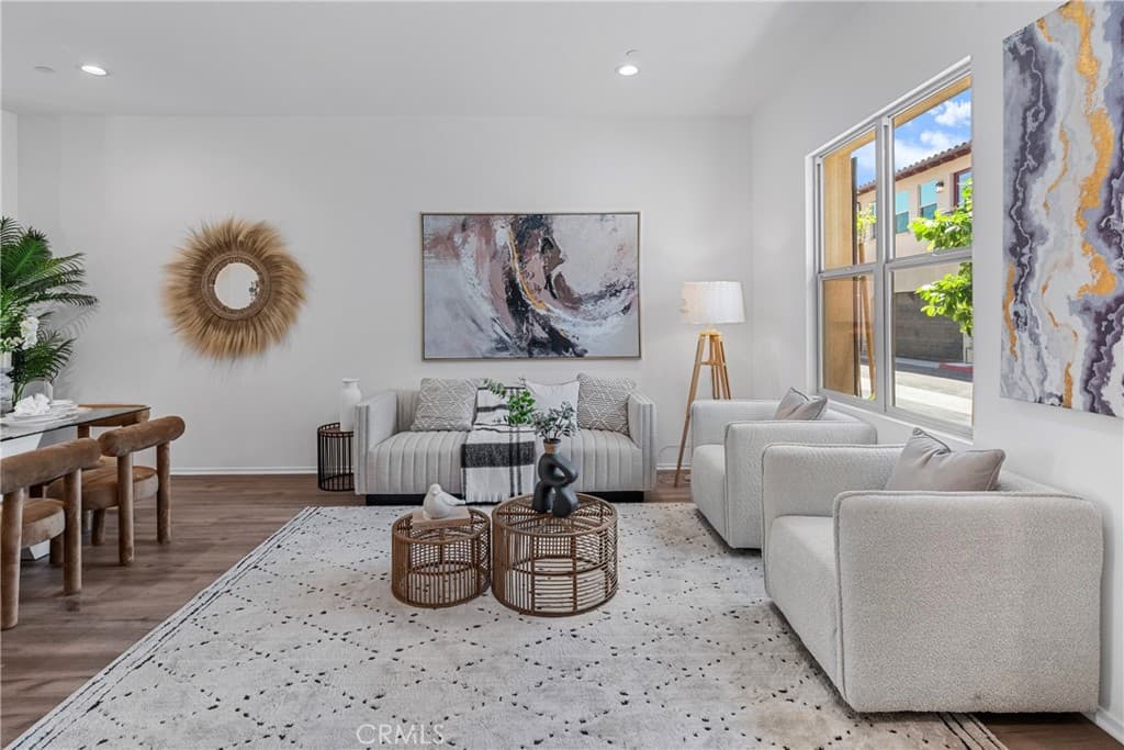 Townhouse at 816 Francesca, Walnut — photo 5 of 12