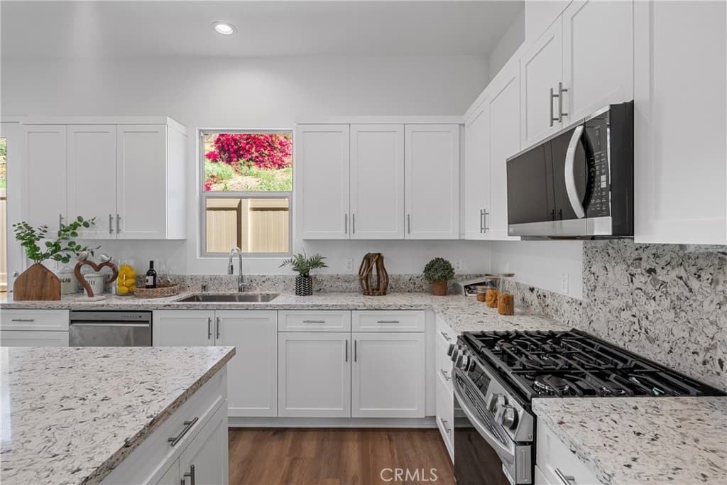 Townhouse at 816 Francesca, Walnut — photo 6 of 12