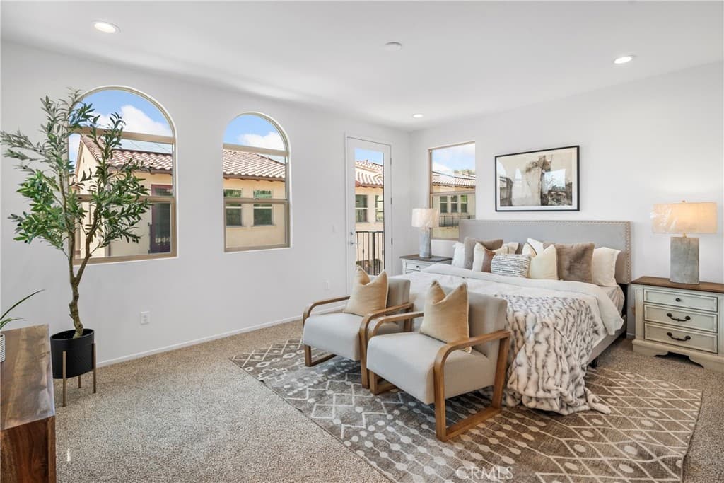 Townhouse at 816 Francesca, Walnut — photo 8 of 12