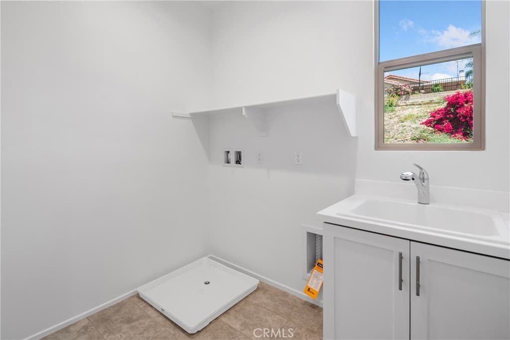 Townhouse at 810 Francesca, Walnut — photo 9 of 9