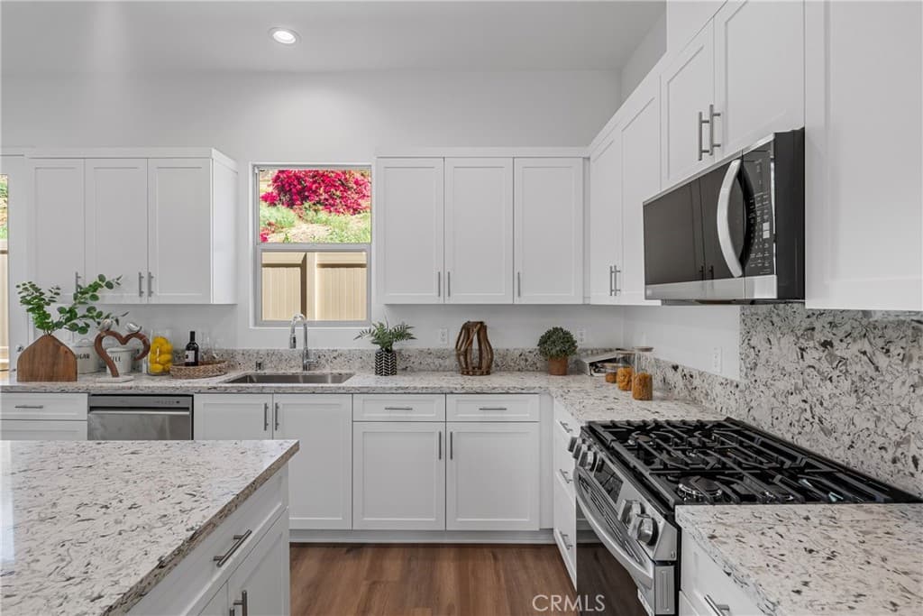Townhouse at 826 Francesca, Walnut — photo 6 of 8