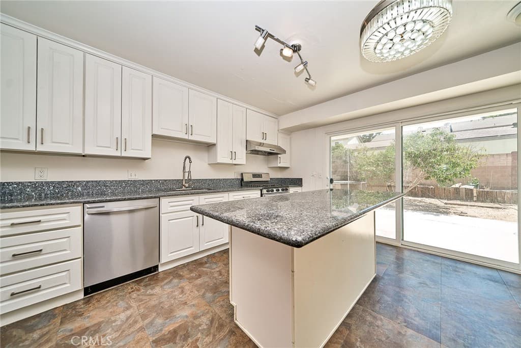 Home at 1464 Cranmer, Walnut — photo 9 of 12