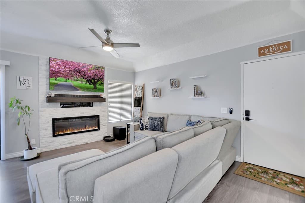 Condo at 22794 Lakeway 467, Diamond Bar — photo 3 of 12