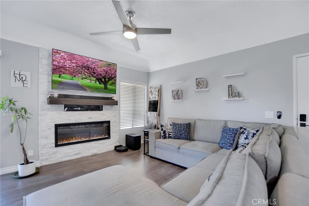 Condo at 22794 Lakeway 467, Diamond Bar — photo 4 of 12