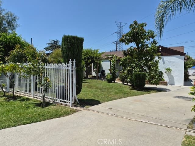 Home at 215 Ramada Avenue, La Puente — photo 2 of 12
