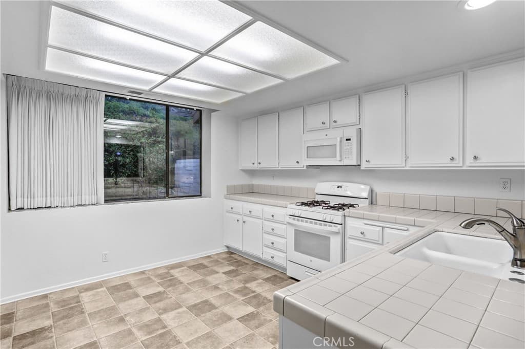 Home at 1762 Del Prado, Pomona — photo 12 of 12