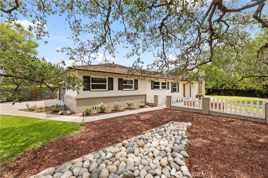 Home at 2320 Sewanee Lane, Arcadia — photo 2 of 12