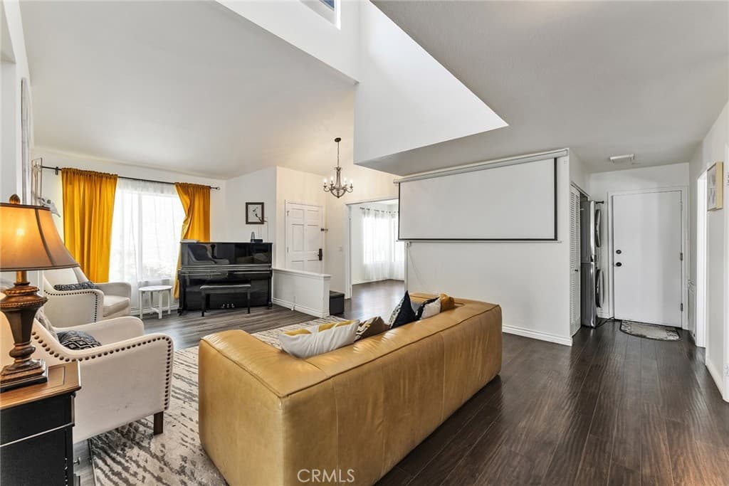 Townhouse at 919 Bidwell, San Dimas — photo 11 of 12